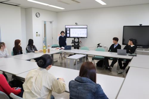 ②